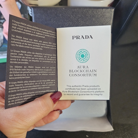 PRADA Saffiano keychain wallet - Picture 8 of 13